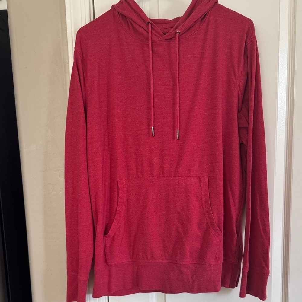Amazon Essentials Crimson Hoodie / A30